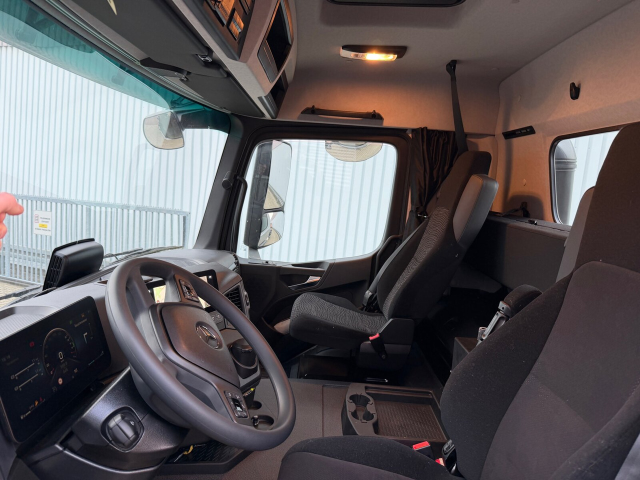 Mercedes-Benz Arocs 2542 L 6x2/4 Arocs 2542 L 6x2/4, Vorlauflenk-/liftachse, Navi, MultimediaCockpit - Chassis lastebil: bilde 2 Mercedes-Benz Arocs 2542 L 6x2/4 Arocs 2542 L 6x2/4, Vorlauflenk-/liftachse, Navi, MultimediaCockpit - Chassis lastebil: bilde 2