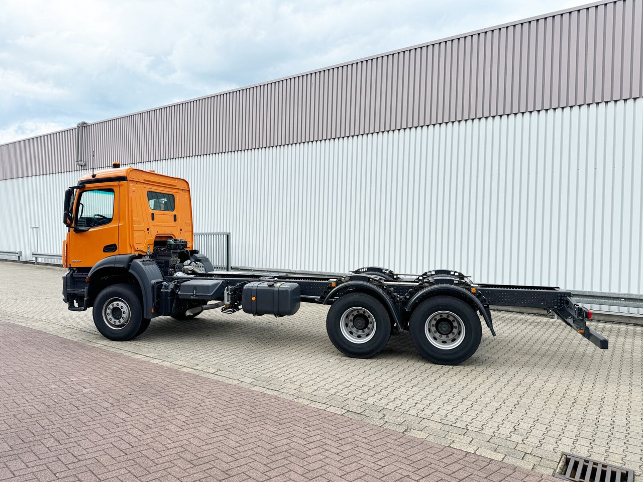 Mercedes-Benz Arocs 2633 6x4, Automatik, 2x Nebenantrieb Arocs 2633 6x4, 2x Nebenantrieb - Chassis lastebil: bilde 2 Mercedes-Benz Arocs 2633 6x4, Automatik, 2x Nebenantrieb Arocs 2633 6x4, 2x Nebenantrieb - Chassis lastebil: bilde 2