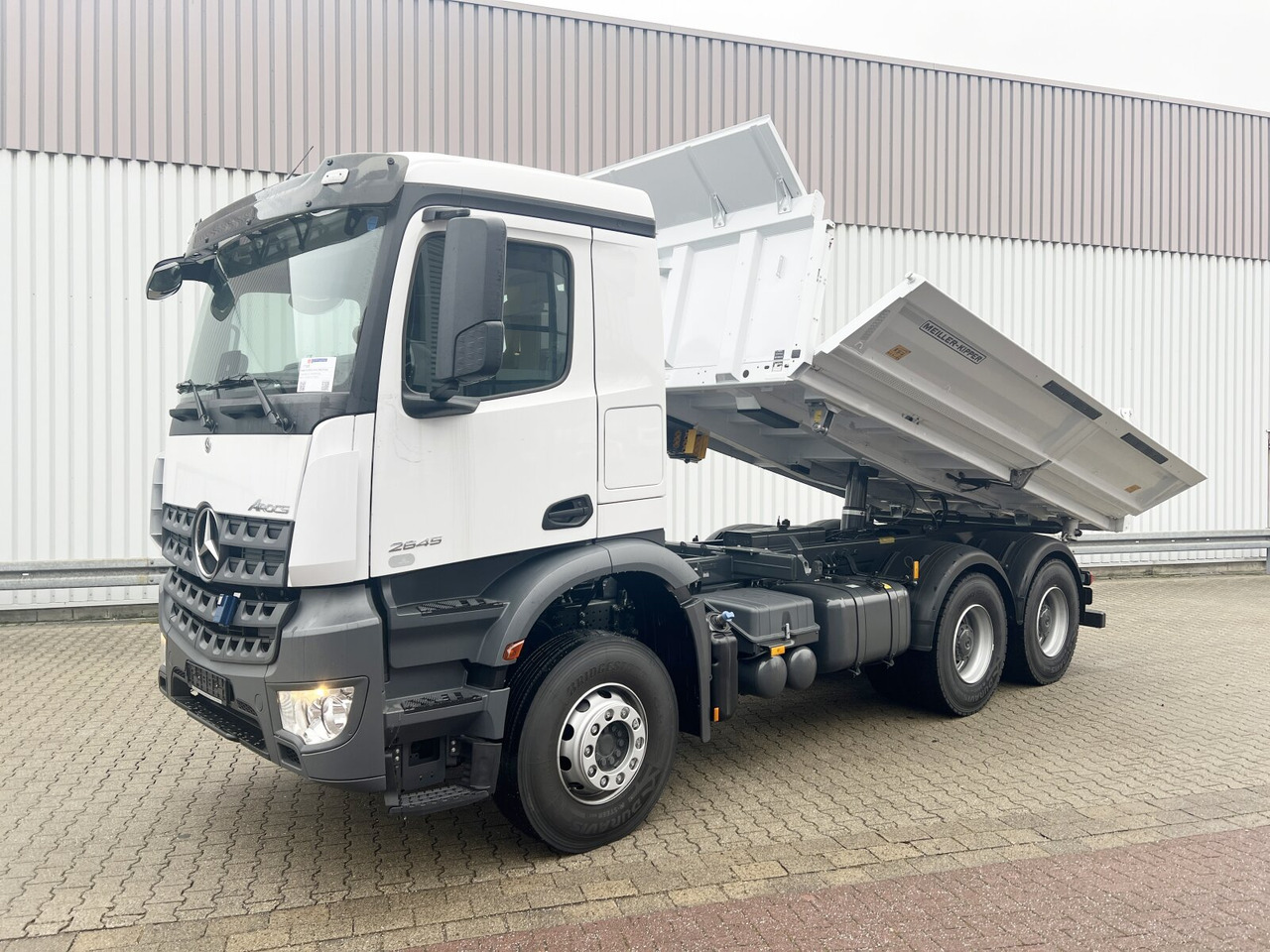 Mercedes-Benz Arocs 2645 K 6x4 Arocs 2645 K 6x4, MultimediaCockpit, Bordmatik links - Tippbil: bilde 1 Mercedes-Benz Arocs 2645 K 6x4 Arocs 2645 K 6x4, MultimediaCockpit, Bordmatik links - Tippbil: bilde 1