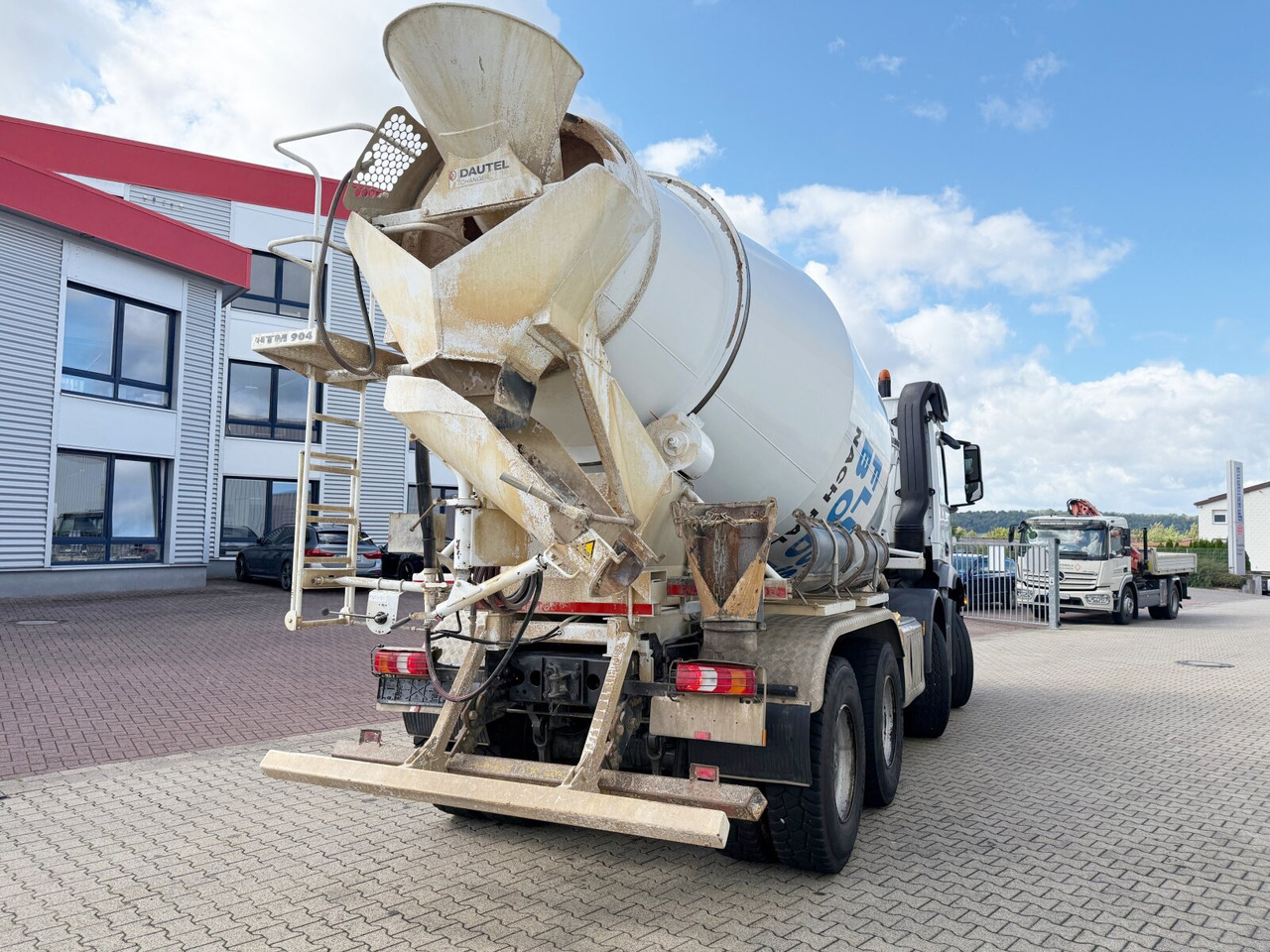 Betongbil Mercedes-Benz Arocs 3240 8x4 Arocs 3240 8x4, 9 cbm Liebherr HTM 904 F: bilde 10