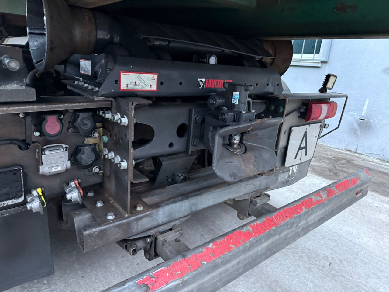 Mercedes-Benz Arocs 3240 L 8x4 ENA Arocs 3240 L 8x4 ENA, Lenk-/Liftachse, Navi, Hiab Abrollkipper - Krokbil: bilde 5 Mercedes-Benz Arocs 3240 L 8x4 ENA Arocs 3240 L 8x4 ENA, Lenk-/Liftachse, Navi, Hiab Abrollkipper - Krokbil: bilde 5