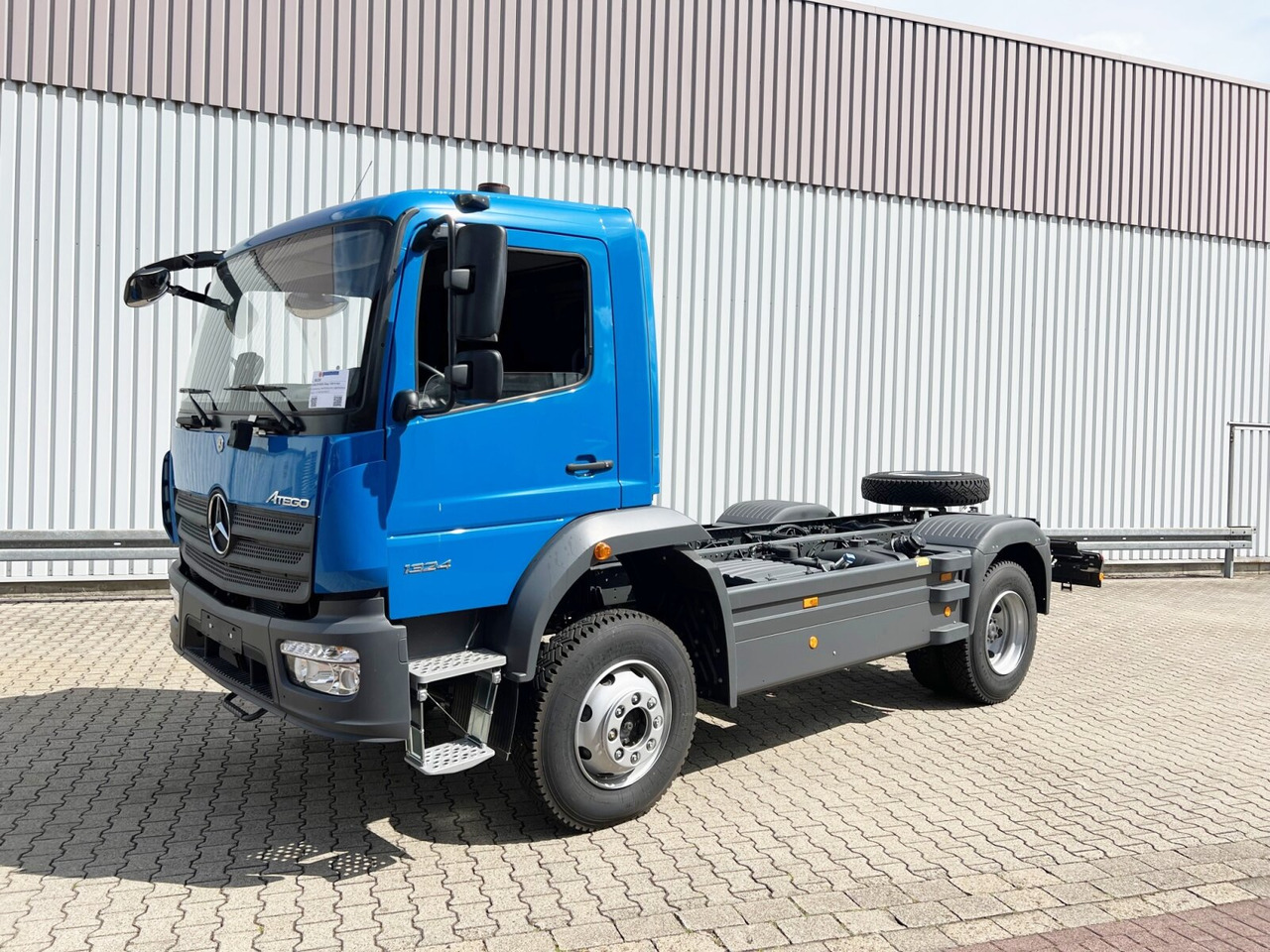 Mercedes-Benz Atego 1324/27 A 4x4 Atego 1324/27 A 4x4, Nebenantrieb - Chassis lastebil: bilde 1 Mercedes-Benz Atego 1324/27 A 4x4 Atego 1324/27 A 4x4, Nebenantrieb - Chassis lastebil: bilde 1