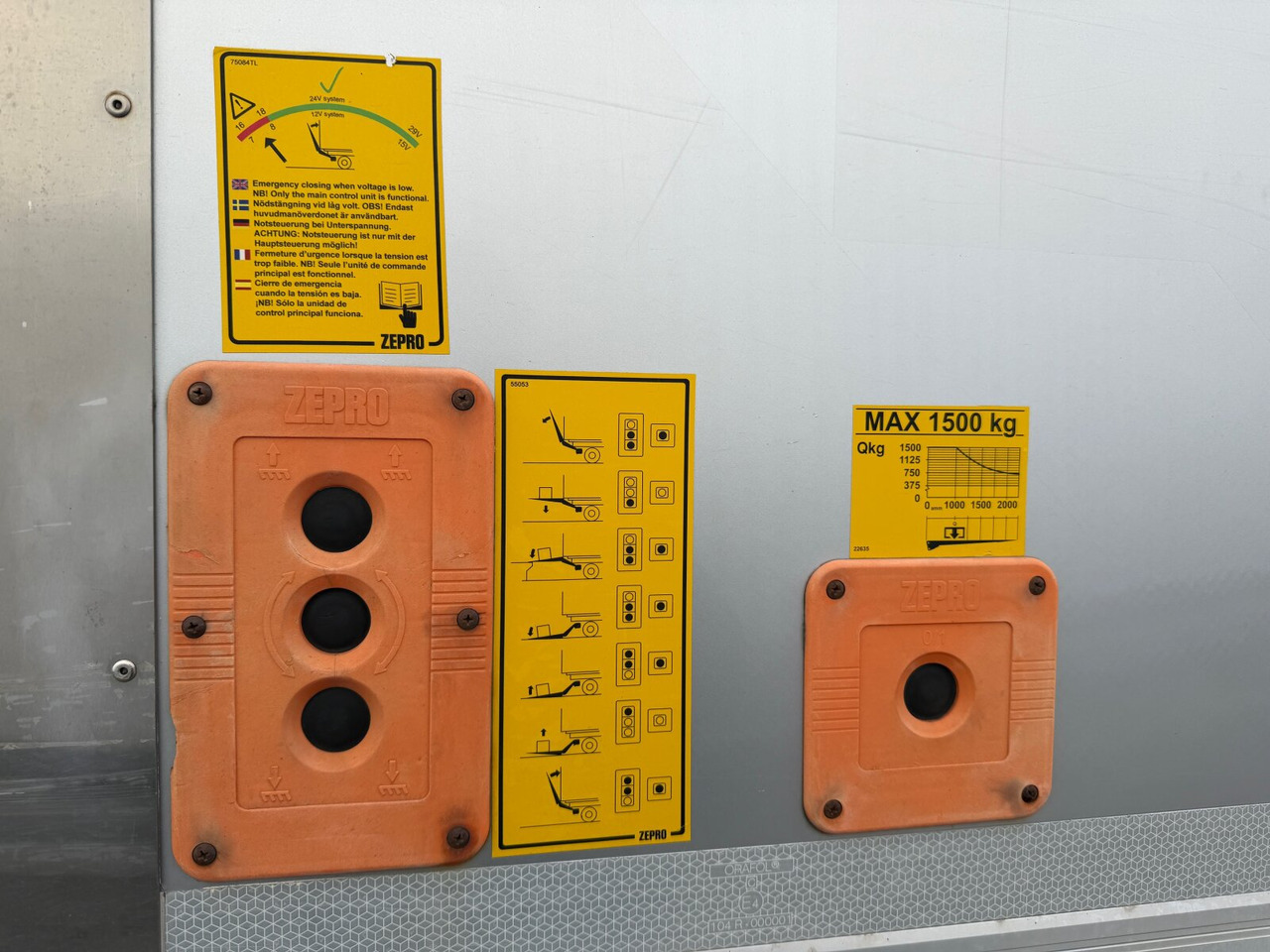 Mercedes-Benz Atego 1330 4x4 Atego 1330 4x4, Iso-Koffer mit Heizung, LBW - Skapbil: bilde 5 Mercedes-Benz Atego 1330 4x4 Atego 1330 4x4, Iso-Koffer mit Heizung, LBW - Skapbil: bilde 5