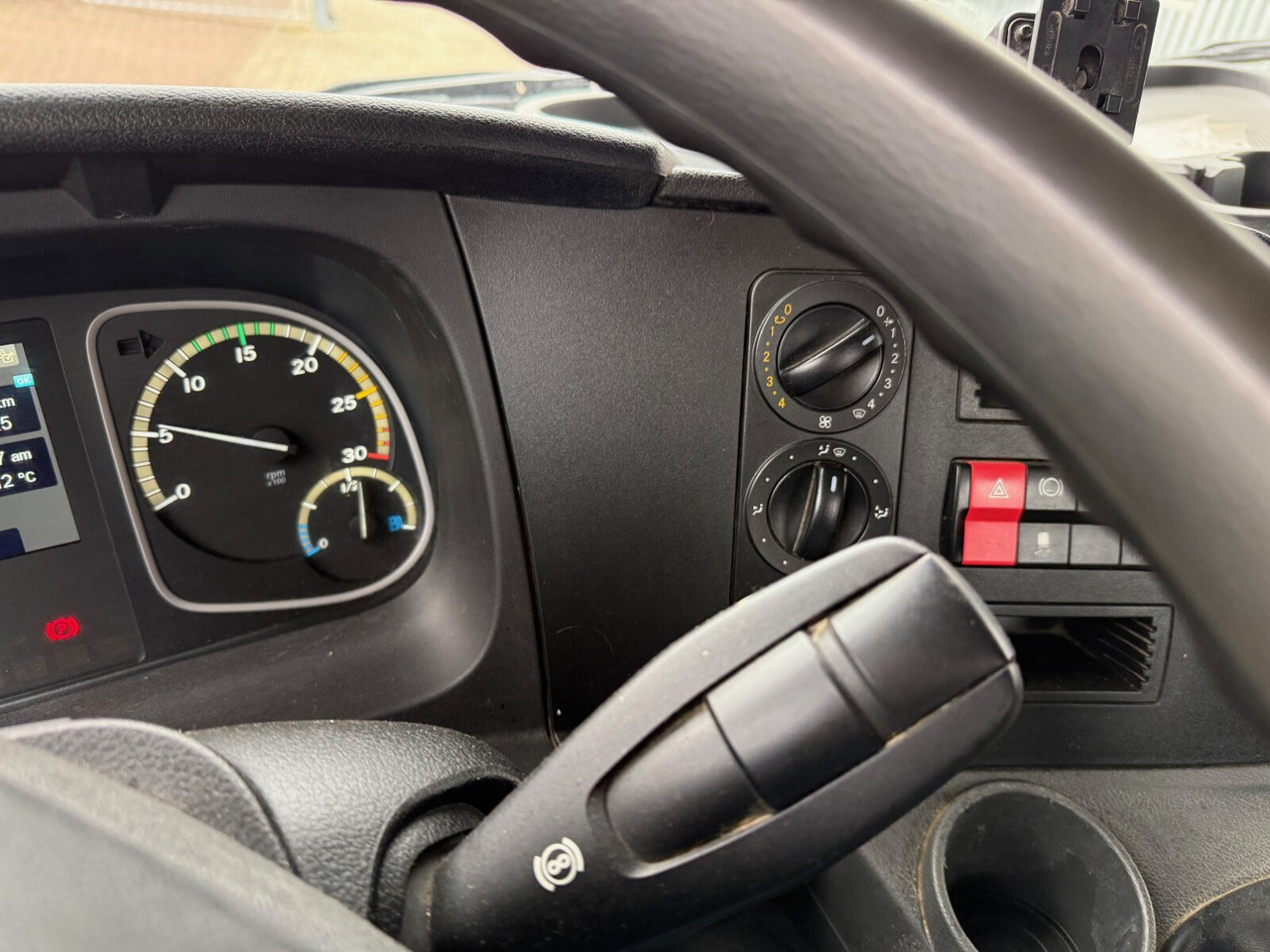 Mercedes-Benz Atego 1630 K 4x2 Atego 1630 K 4x2, Meiller 3-Seiten, 2 x AHK Öl - Tippbil: bilde 4 Mercedes-Benz Atego 1630 K 4x2 Atego 1630 K 4x2, Meiller 3-Seiten, 2 x AHK Öl - Tippbil: bilde 4