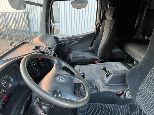 Mercedes-Benz Atego 822 4x2 Atego 822 4x2, Doka mit Kombisitzbank - Kapellbil: bilde 2 Mercedes-Benz Atego 822 4x2 Atego 822 4x2, Doka mit Kombisitzbank - Kapellbil: bilde 2