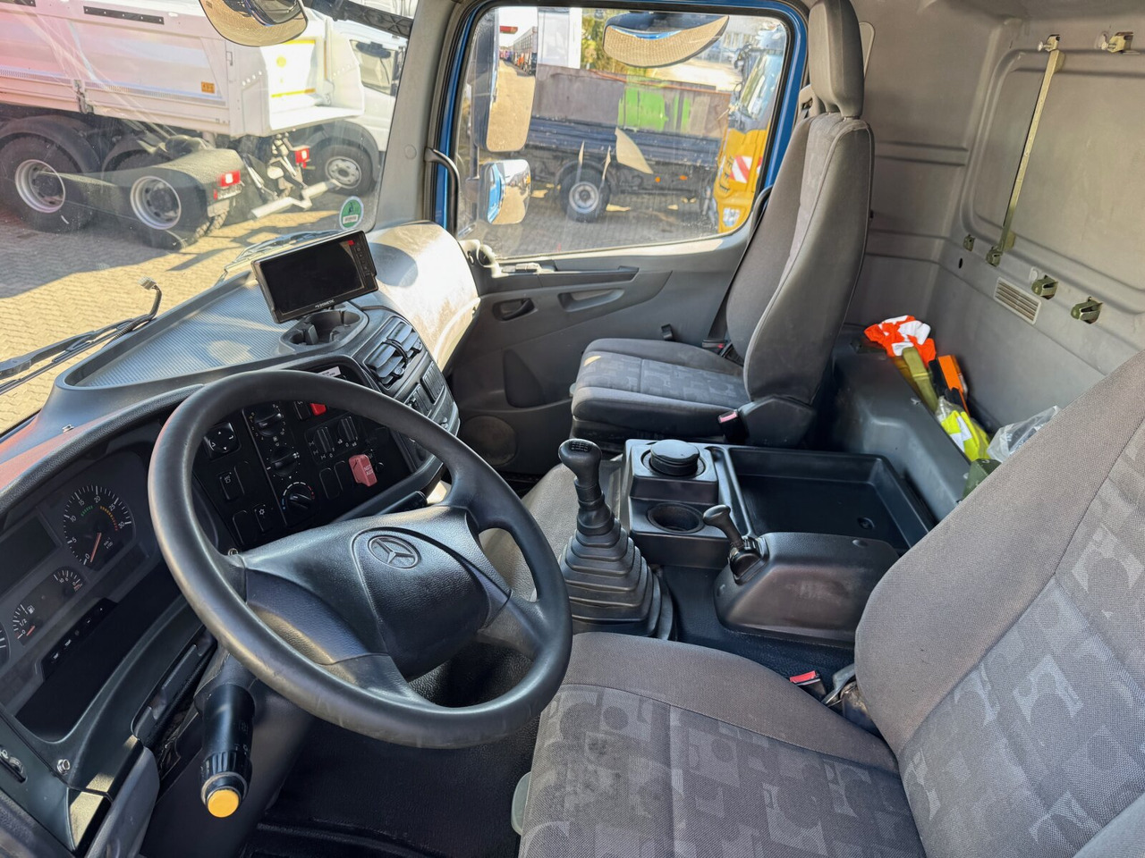 Mercedes-Benz Axor 1829 A 4x4 Axor 1829 A 4x4, Willig Tank ca. 8500l, 2 Kammern - Tankbil: bilde 5 Mercedes-Benz Axor 1829 A 4x4 Axor 1829 A 4x4, Willig Tank ca. 8500l, 2 Kammern - Tankbil: bilde 5