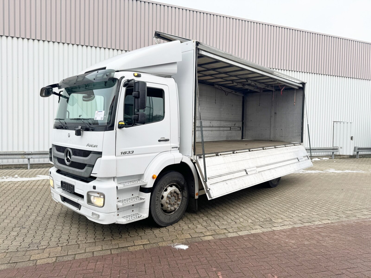 Mercedes-Benz Axor 1833 L 4x2 Axor 1833 L 4x2, Getränkekoffer - Skapbil: bilde 1 Mercedes-Benz Axor 1833 L 4x2 Axor 1833 L 4x2, Getränkekoffer - Skapbil: bilde 1