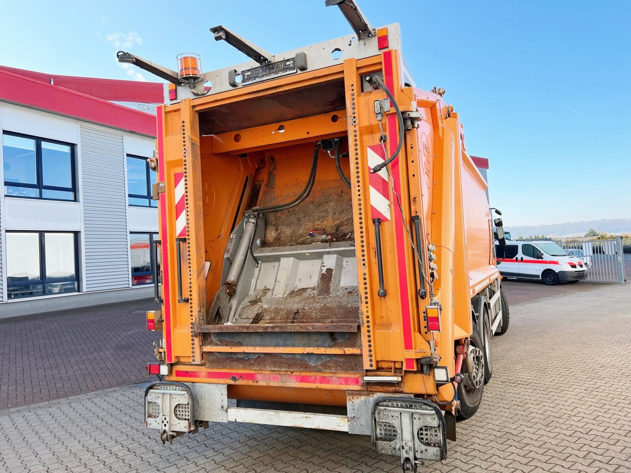 Leie Mercedes-Benz Econic 2629 LL 6x2/4 NLA Econic 2629 LL 6x2/4 NLA, EEV, Lenkachse, HS Schörling Mercedes-Benz Econic 2629 LL 6x2/4 NLA Econic 2629 LL 6x2/4 NLA, EEV, Lenkachse, HS Schörling: bilde 11 Leie Mercedes-Benz Econic 2629 LL 6x2/4 NLA Econic 2629 LL 6x2/4 NLA, EEV, Lenkachse, HS Schörling Mercedes-Benz Econic 2629 LL 6x2/4 NLA Econic 2629 LL 6x2/4 NLA, EEV, Lenkachse, HS Schörling: bilde 11