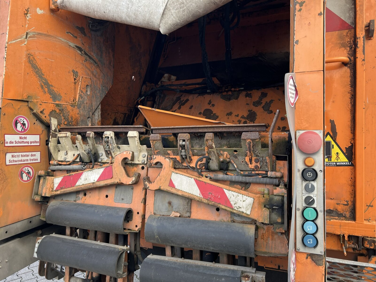 Mercedes-Benz Econic 2633 L 6x2/4 NLA Econic 2633 L 6x2/4 NLA, Lenkachse, Zöller Medium XL, Zöller-Schüttung - Søppelbil: bilde 2 Mercedes-Benz Econic 2633 L 6x2/4 NLA Econic 2633 L 6x2/4 NLA, Lenkachse, Zöller Medium XL, Zöller-Schüttung - Søppelbil: bilde 2