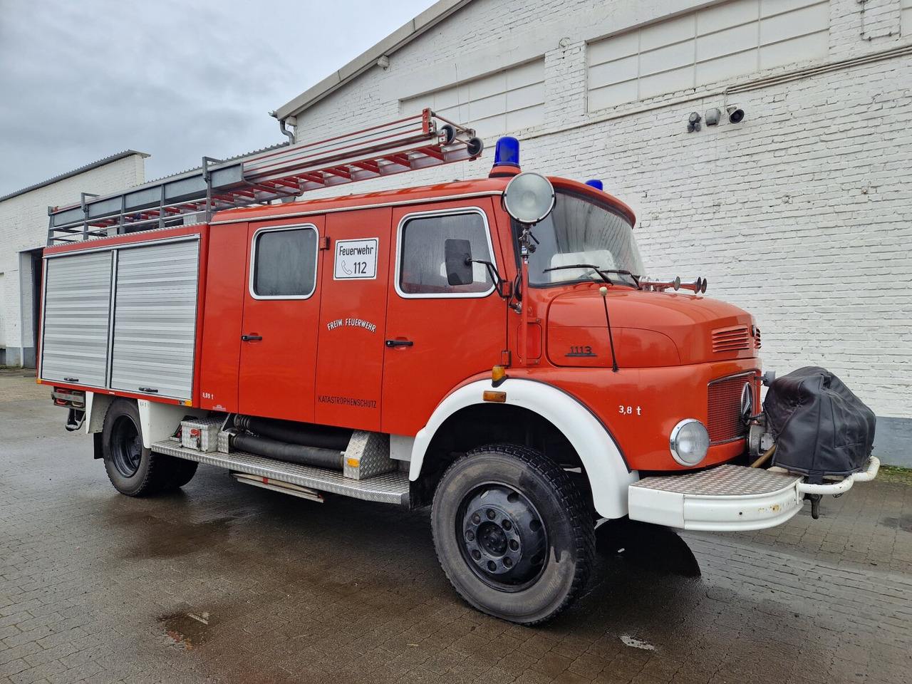 Mercedes-Benz LAF 1113 B 4x4 Doka LAF 1113 B 4x4 Doka, LF 16 TS - Ambulanse: bilde 1 Mercedes-Benz LAF 1113 B 4x4 Doka LAF 1113 B 4x4 Doka, LF 16 TS - Ambulanse: bilde 1