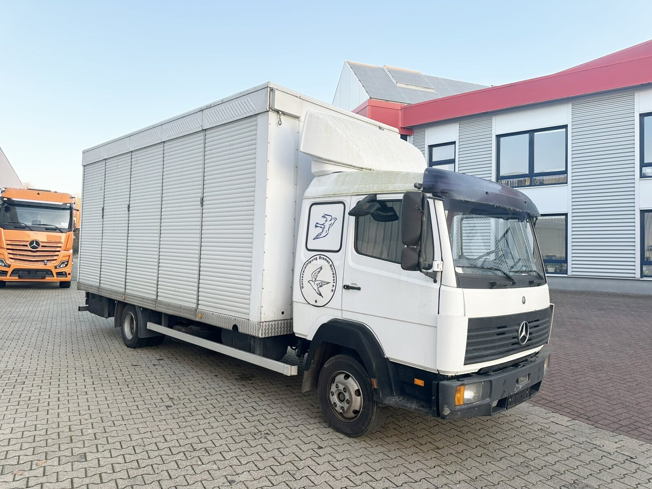 Skapbil Mercedes-Benz LK 817 4x2 LK 817 4x2, Taubentransporter: bilde 10