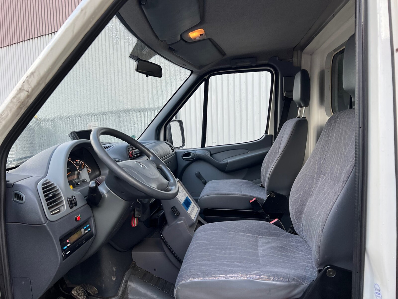 Leie Mercedes-Benz Sprinter 313 CDI 4x2 Sprinter 313 CDI 4x2, Rettungswagen Mercedes-Benz Sprinter 313 CDI 4x2 Sprinter 313 CDI 4x2, Rettungswagen: bilde 7