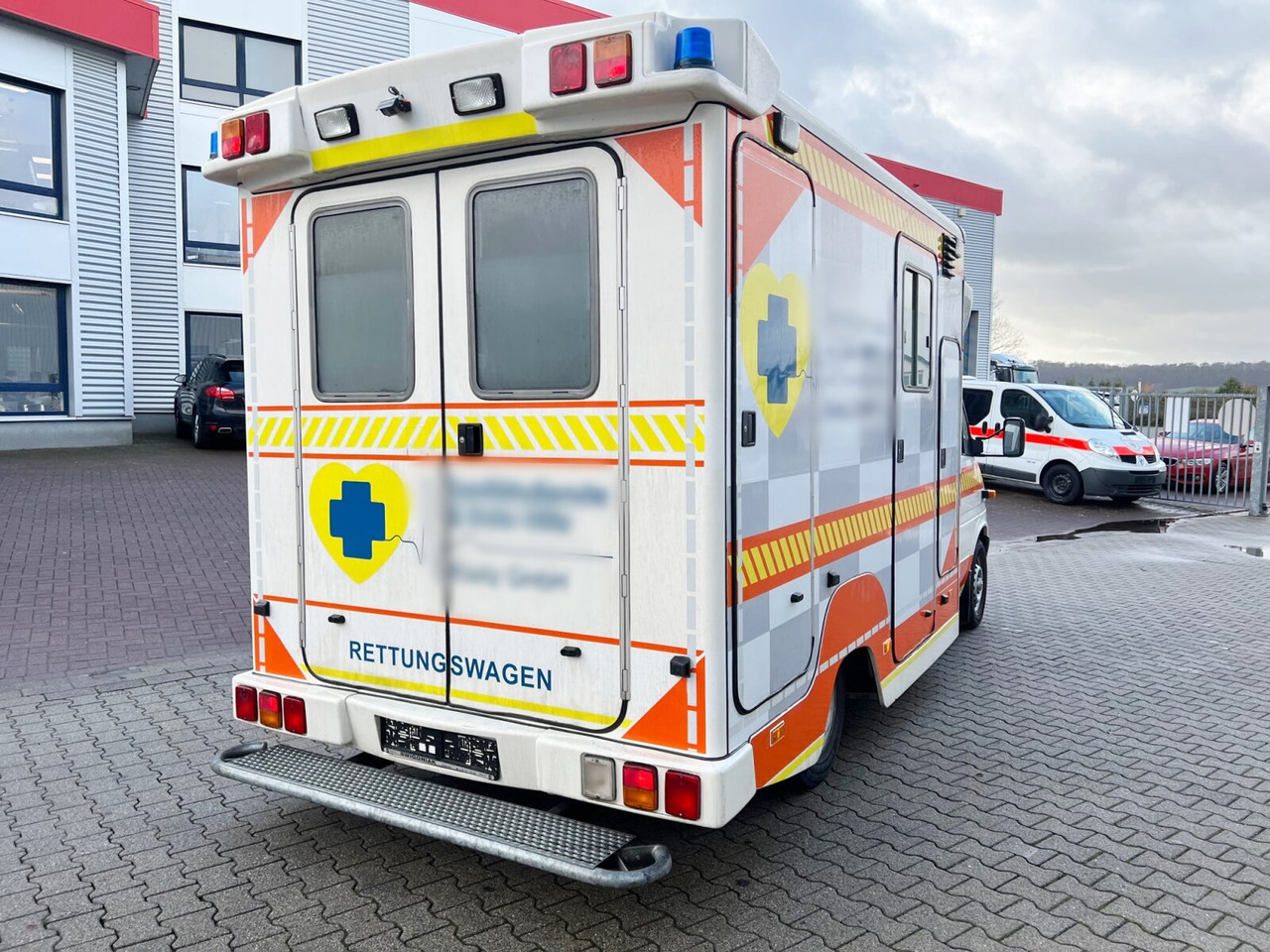 Leie Mercedes-Benz Sprinter 313 CDI 4x2 Sprinter 313 CDI 4x2, Rettungswagen Mercedes-Benz Sprinter 313 CDI 4x2 Sprinter 313 CDI 4x2, Rettungswagen: bilde 13