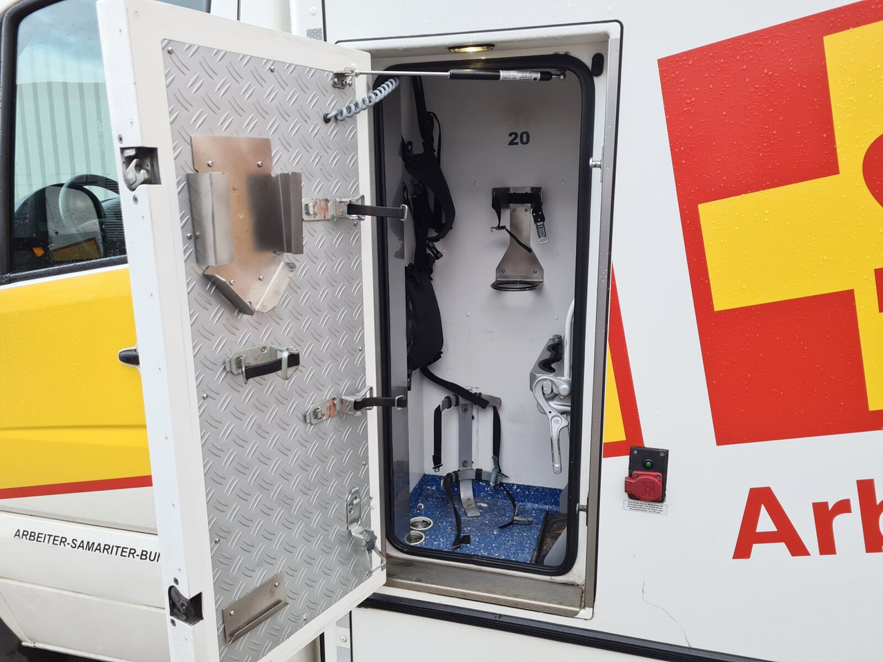 Mercedes-Benz Sprinter 516 CDI 4x2 Sprinter 516 CDI 4x2, Rettungswagen - Kassebil: bilde 4 Mercedes-Benz Sprinter 516 CDI 4x2 Sprinter 516 CDI 4x2, Rettungswagen - Kassebil: bilde 4