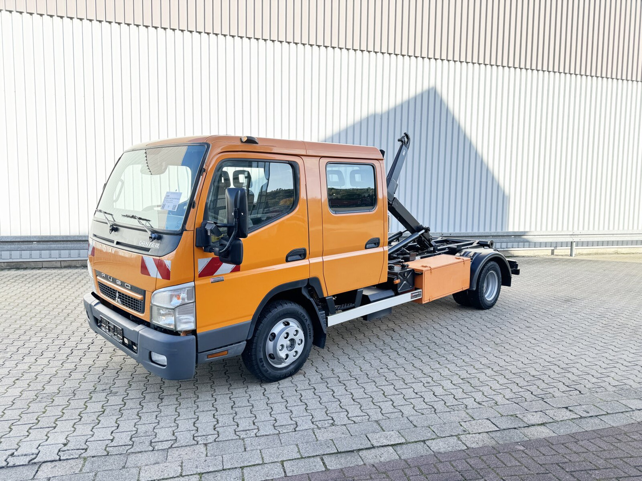 Mitsubishi Canter Fuso 6C15D 4x2 Doka Canter Fuso 6C15D 4x2 Doka, City-Abroller - Krokbil: bilde 1 Mitsubishi Canter Fuso 6C15D 4x2 Doka Canter Fuso 6C15D 4x2 Doka, City-Abroller - Krokbil: bilde 1