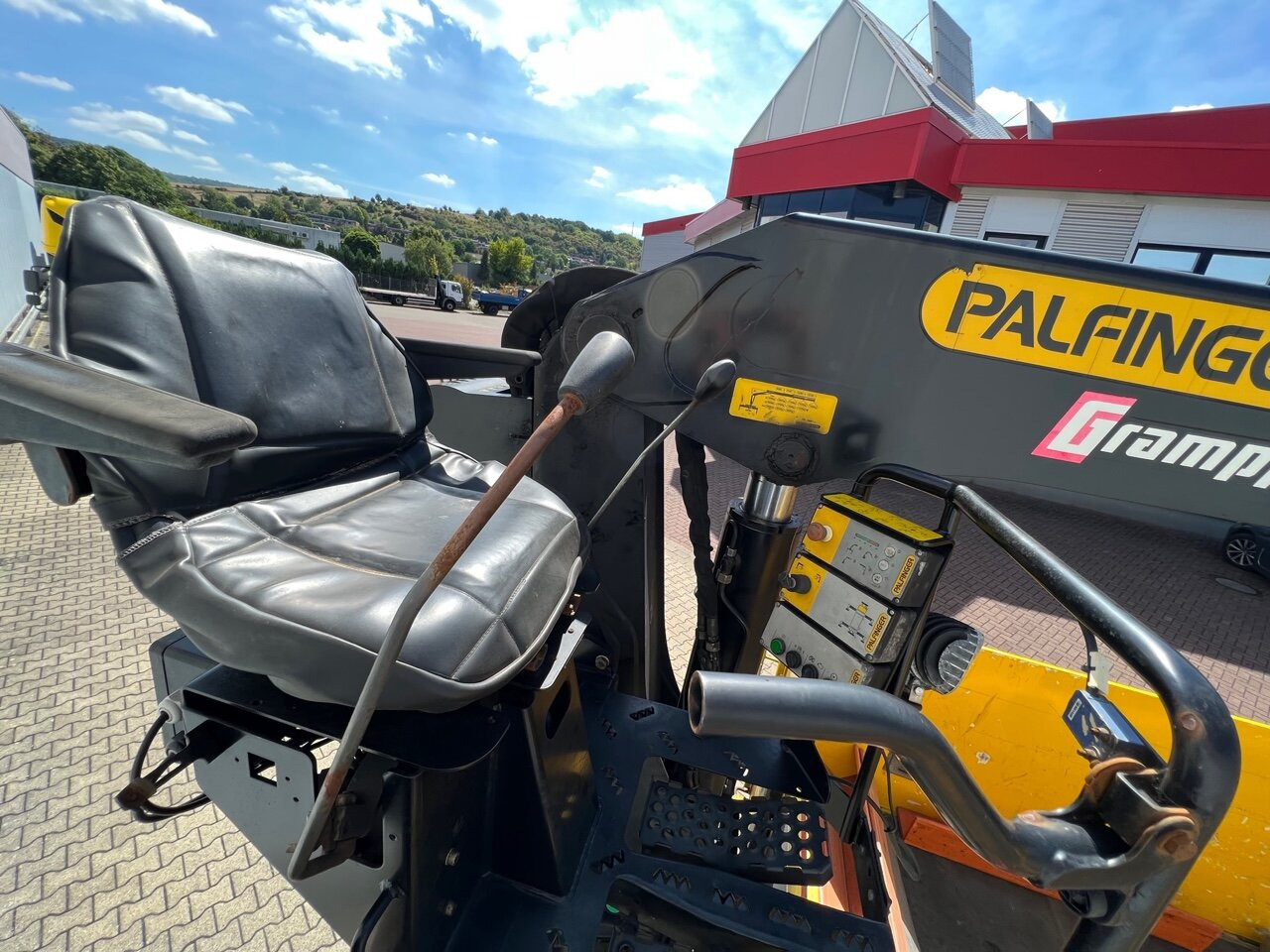 Stralis AS260SY48 6x2/4 Stralis AS260SY48 6x2/4, Kran Palfinger PK18001L am Heck, Lenk-/Liftachse - Kranbil, Planbil: bilde 2 Stralis AS260SY48 6x2/4 Stralis AS260SY48 6x2/4, Kran Palfinger PK18001L am Heck, Lenk-/Liftachse - Kranbil, Planbil: bilde 2