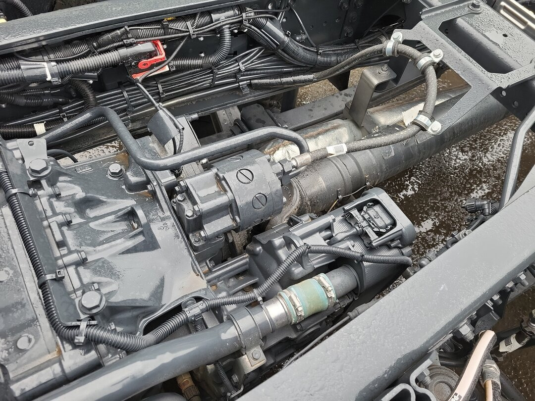 T-Way AT410T51 8x4 T-Way AT410T51 8x4, Retarder, 4x VORHANDEN! - Krokbil: bilde 5 T-Way AT410T51 8x4 T-Way AT410T51 8x4, Retarder, 4x VORHANDEN! - Krokbil: bilde 5