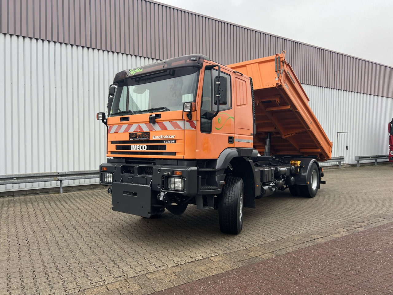 Trakker 190E350 4x4 Trakker 190E350 4x4, Meiller-Kipper, Winterdienstausstattung - Tippbil: bilde 1 Trakker 190E350 4x4 Trakker 190E350 4x4, Meiller-Kipper, Winterdienstausstattung - Tippbil: bilde 1