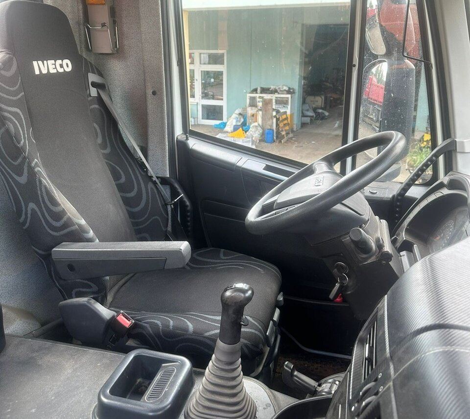 Trakker AD340T41B 8x4 Trakker AD340T41B 8x4, Betonmischer Stetter ca. 9m³ - Betongbil: bilde 3 Trakker AD340T41B 8x4 Trakker AD340T41B 8x4, Betonmischer Stetter ca. 9m³ - Betongbil: bilde 3