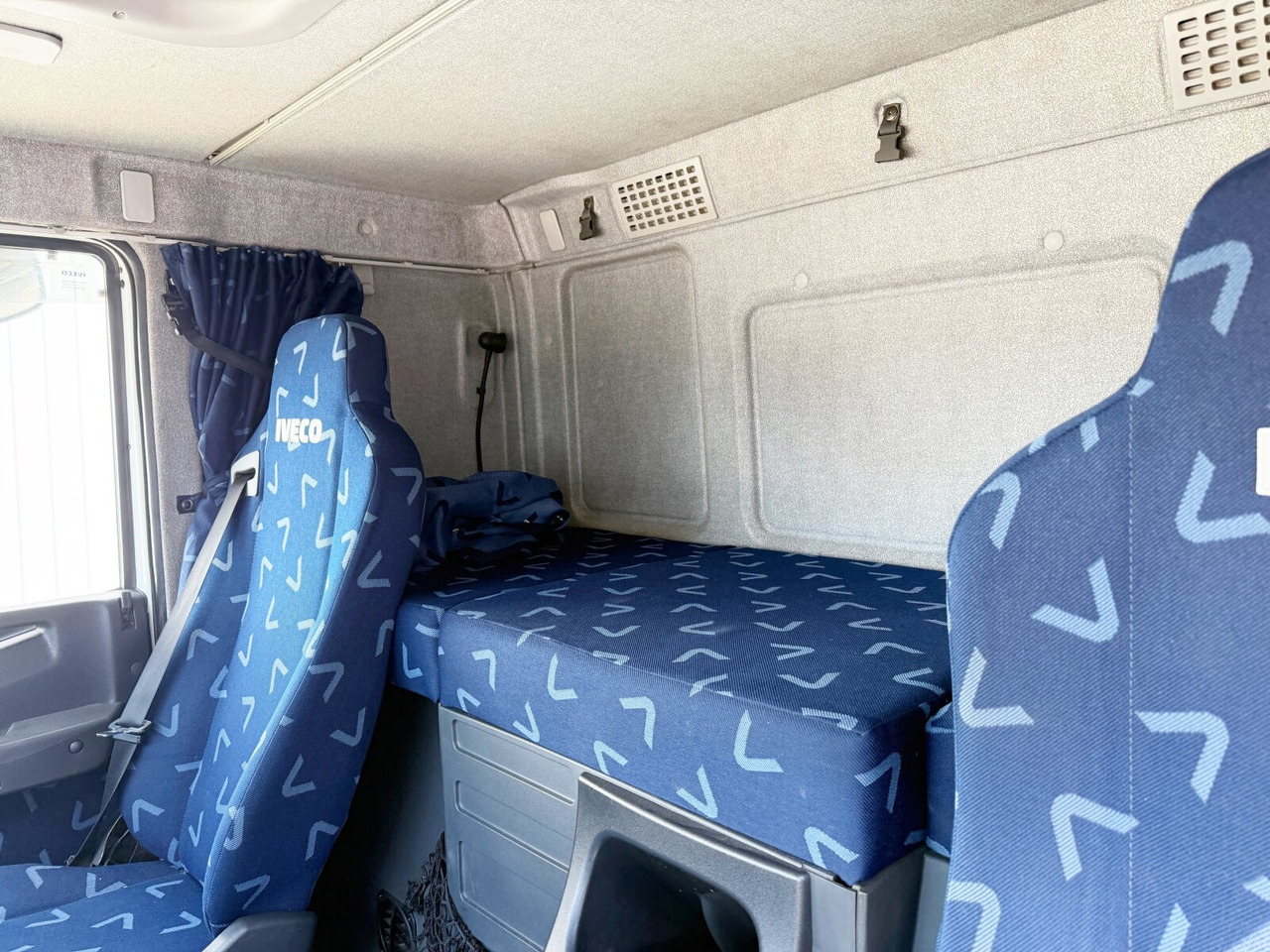 Trakker AT380T45/P 6x4 Trakker AT380T45/P 6x4, EEV - Krokbil: bilde 4 Trakker AT380T45/P 6x4 Trakker AT380T45/P 6x4, EEV - Krokbil: bilde 4