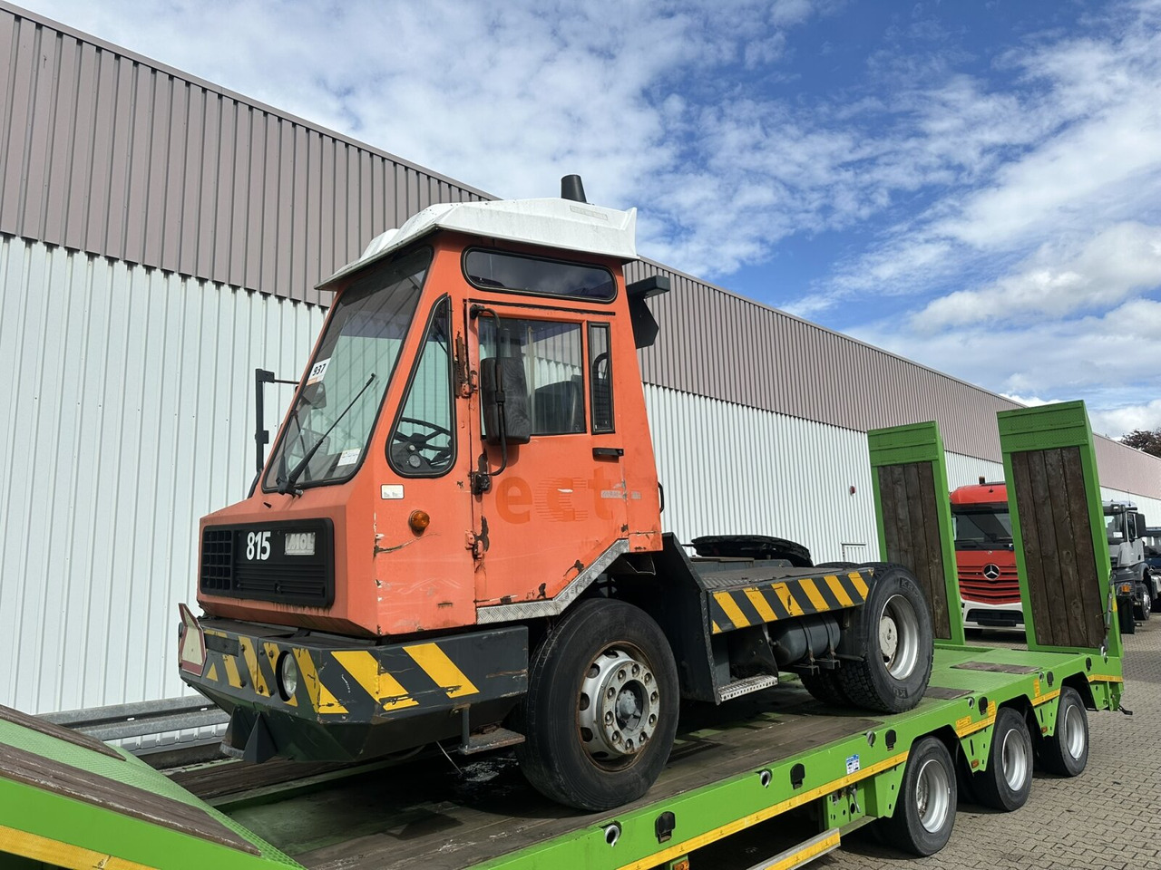 815 4x2 815 4x2 Terminal Tractor, Rangierfahrzeug - Trekkvogn: bilde 1 815 4x2 815 4x2 Terminal Tractor, Rangierfahrzeug - Trekkvogn: bilde 1