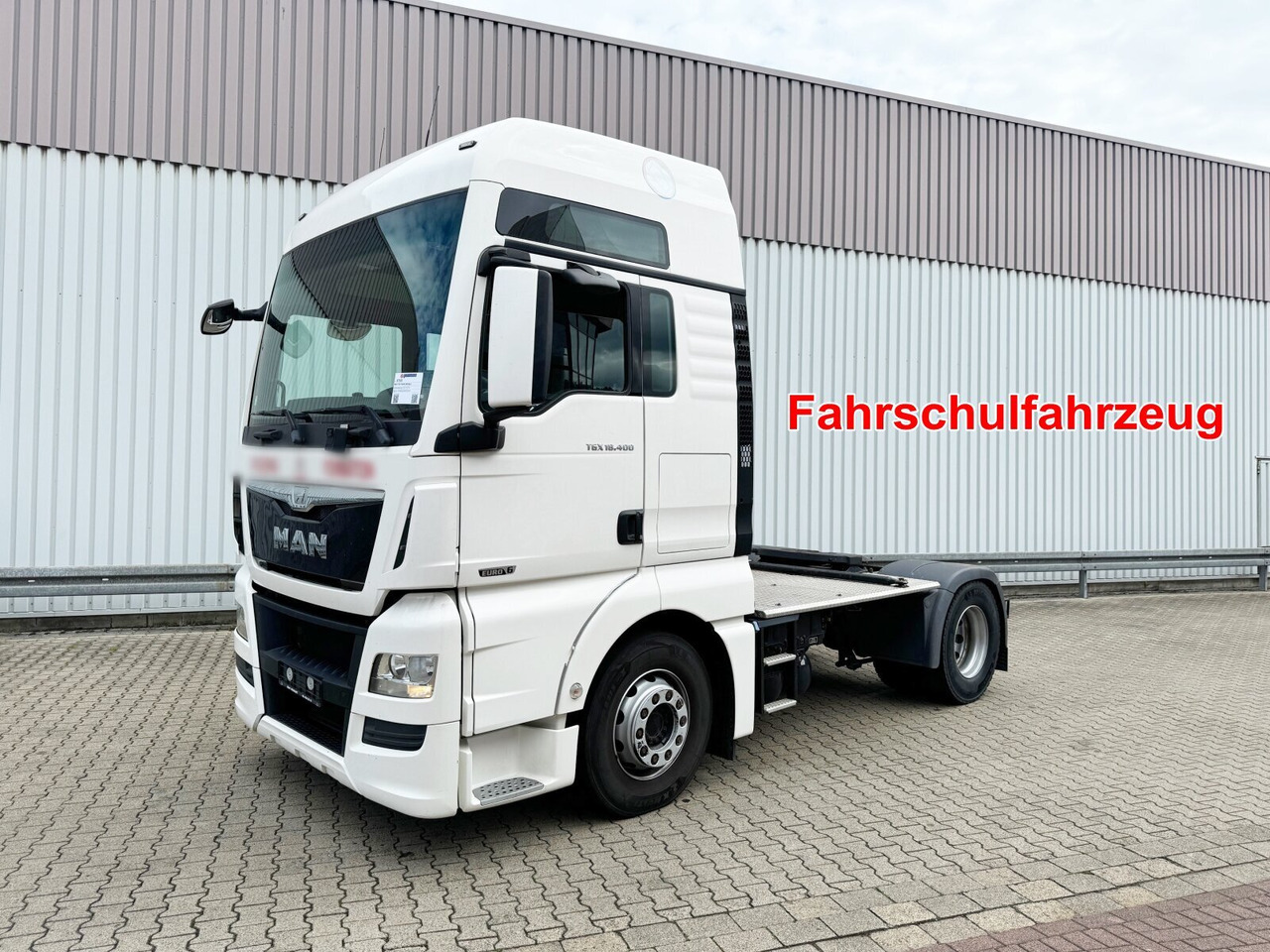 MAN TGX 18.400 4X2 BLS TGX 18.400 4X2 BLS, Fahrschule, 5 Sitzer - Trekkvogn: bilde 1 MAN TGX 18.400 4X2 BLS TGX 18.400 4X2 BLS, Fahrschule, 5 Sitzer - Trekkvogn: bilde 1
