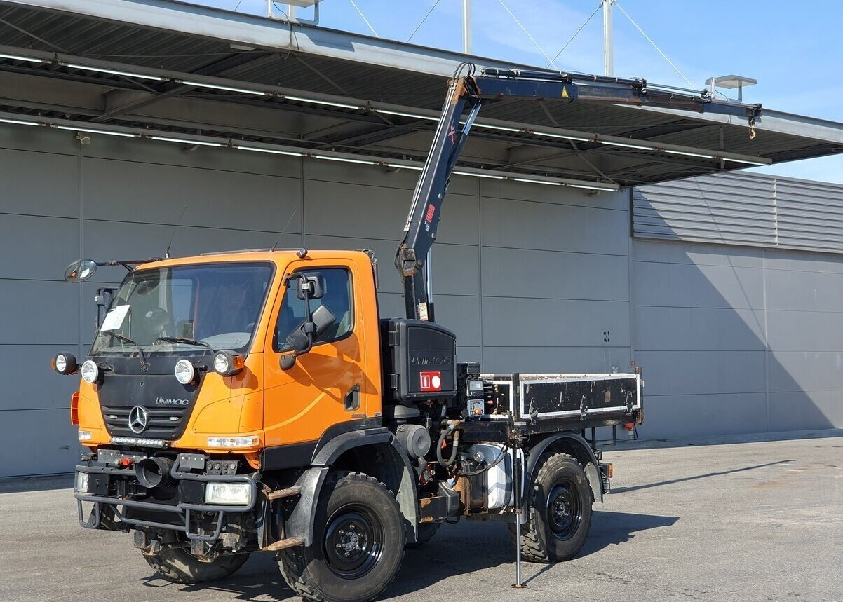 Unimog U 20 4x4 U 20 4x4, Zapfwelle, Kran Hiab 022D-3 HiDuo, Funk - Varebil: bilde 1 Unimog U 20 4x4 U 20 4x4, Zapfwelle, Kran Hiab 022D-3 HiDuo, Funk - Varebil: bilde 1