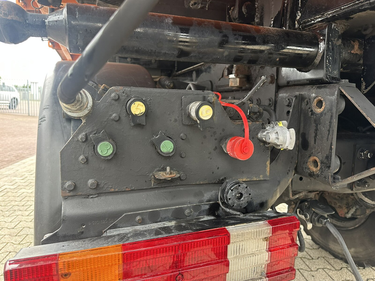 Unimog U500 4x4 U500 4x4 405/40 mit Heckkran Hiab 077-1 HiDuo, absattelbar, Funk - Varebil: bilde 5 Unimog U500 4x4 U500 4x4 405/40 mit Heckkran Hiab 077-1 HiDuo, absattelbar, Funk - Varebil: bilde 5