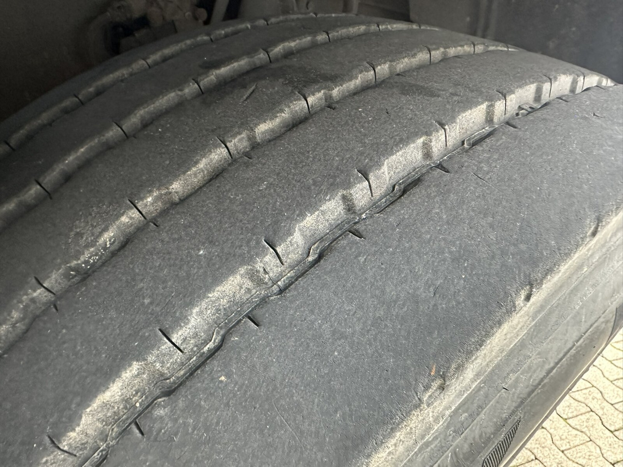 Volvo FM 400 6x4 R FM 400/6x4 R, VDL S-21-6200 4.50 bis 7.00m Container - Krokbil: bilde 5 Volvo FM 400 6x4 R FM 400/6x4 R, VDL S-21-6200 4.50 bis 7.00m Container - Krokbil: bilde 5