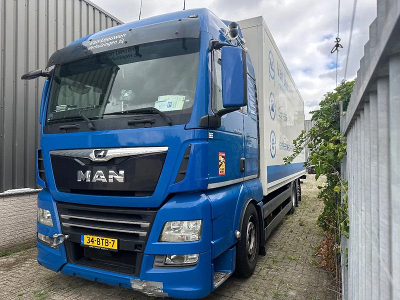 MAN TGX TGX 26 460 + 6X2 + LIFT + DAMAGED ENGINE - Skapbil: bilde 1 MAN TGX TGX 26 460 + 6X2 + LIFT + DAMAGED ENGINE - Skapbil: bilde 1