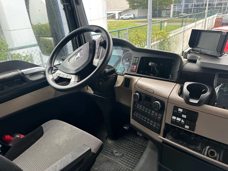 MAN TGX TGX 26 460 + 6X2 + LIFT + DAMAGED ENGINE - Skapbil: bilde 5 MAN TGX TGX 26 460 + 6X2 + LIFT + DAMAGED ENGINE - Skapbil: bilde 5