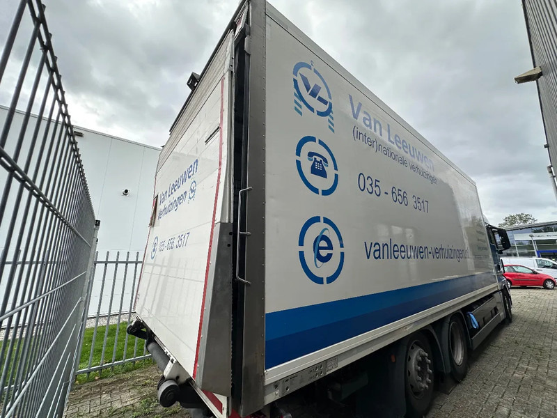 MAN TGX TGX 26 460 + 6X2 + LIFT + DAMAGED ENGINE - Skapbil: bilde 2 MAN TGX TGX 26 460 + 6X2 + LIFT + DAMAGED ENGINE - Skapbil: bilde 2