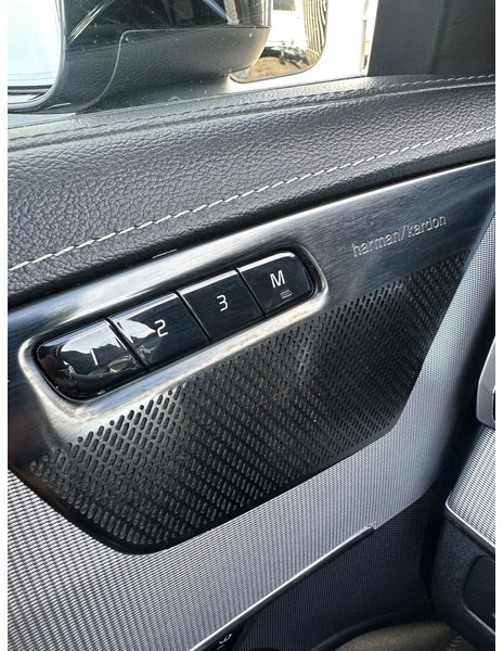 SUV Volvo XC90 B5 AWD + R-DESIGN + FULL LEATHER + 360 CAMERA + NAVI + AHK + HARMAN KARDON: bilde 18 SUV Volvo XC90 B5 AWD + R-DESIGN + FULL LEATHER + 360 CAMERA + NAVI + AHK + HARMAN KARDON: bilde 18
