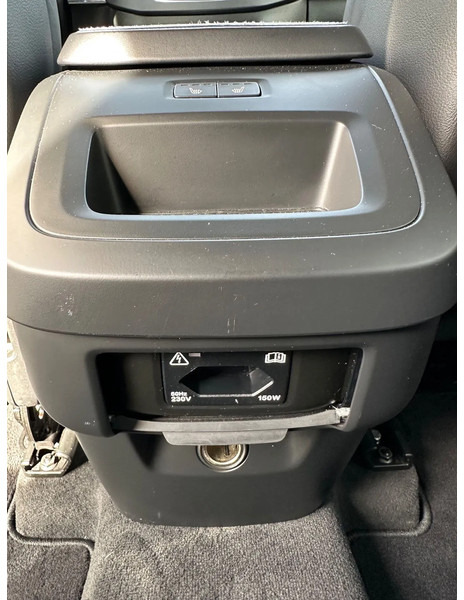 SUV Volvo XC90 B5 AWD + R-DESIGN + FULL LEATHER + 360 CAMERA + NAVI + AHK + HARMAN KARDON: bilde 15 SUV Volvo XC90 B5 AWD + R-DESIGN + FULL LEATHER + 360 CAMERA + NAVI + AHK + HARMAN KARDON: bilde 15