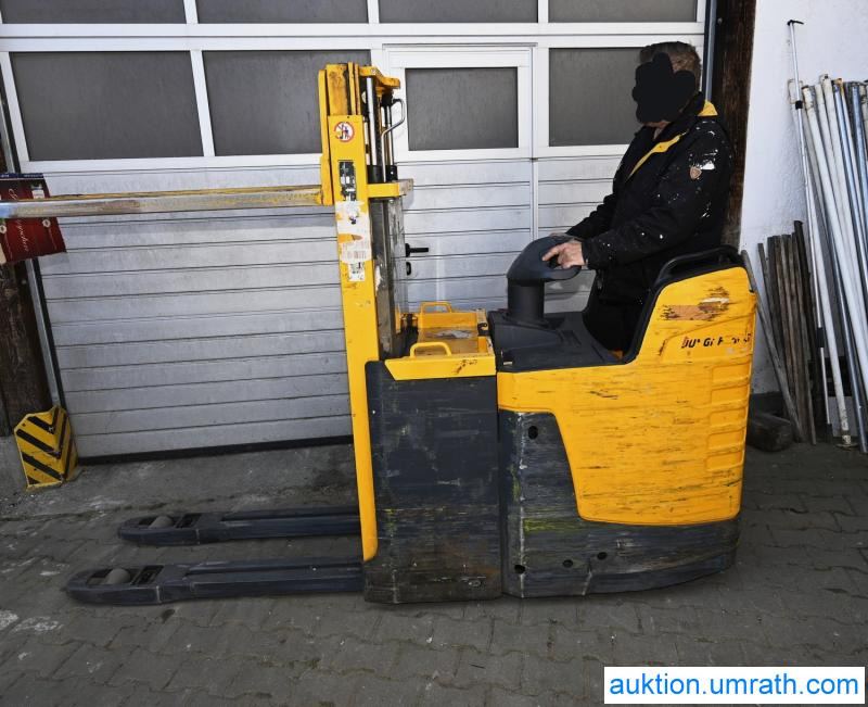 Jungheinrich ERD220 / ERD 220 Hochhubwagen Doppelstock Hubwagen Ameise Elektro Stapler Initialhub Freihub Batterie aus 2023 - Plukketruck: bilde 5 Jungheinrich ERD220 / ERD 220 Hochhubwagen Doppelstock Hubwagen Ameise Elektro Stapler Initialhub Freihub Batterie aus 2023 - Plukketruck: bilde 5
