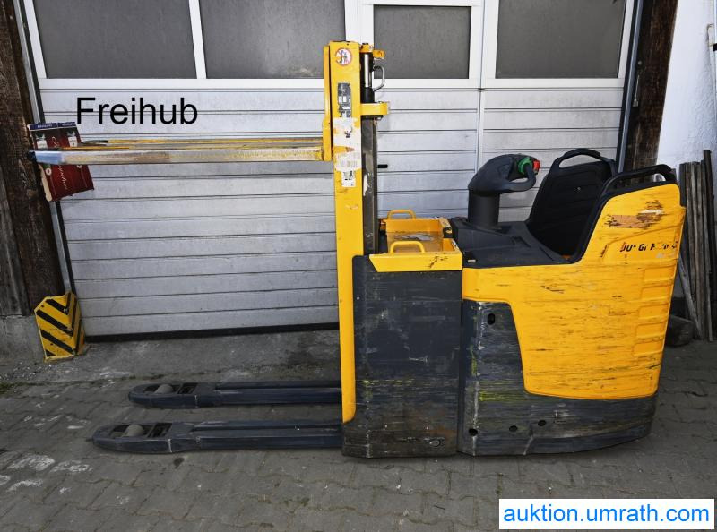 Jungheinrich ERD220 / ERD 220 Hochhubwagen Doppelstock Hubwagen Ameise Elektro Stapler Initialhub Freihub Batterie aus 2023 - Plukketruck: bilde 4 Jungheinrich ERD220 / ERD 220 Hochhubwagen Doppelstock Hubwagen Ameise Elektro Stapler Initialhub Freihub Batterie aus 2023 - Plukketruck: bilde 4