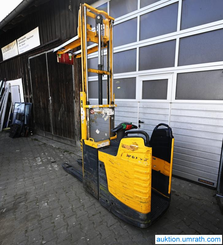 Jungheinrich ERD220 / ERD 220 Hochhubwagen Doppelstock Hubwagen Ameise Elektro Stapler Initialhub Freihub Batterie aus 2023 - Plukketruck: bilde 1 Jungheinrich ERD220 / ERD 220 Hochhubwagen Doppelstock Hubwagen Ameise Elektro Stapler Initialhub Freihub Batterie aus 2023 - Plukketruck: bilde 1