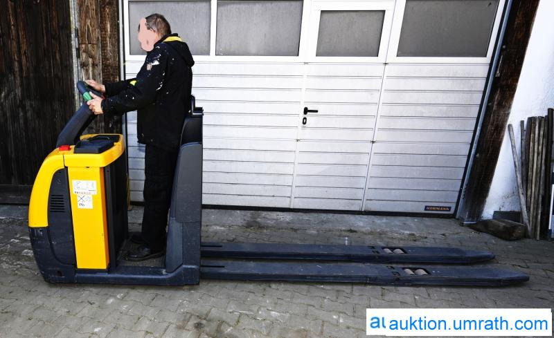 Kommissionierer Jungheinrich ECE 225 mit 72 Betriebsstunden Hubwagen Ameise Elektrohubwagen - Plukketruck: bilde 2 Kommissionierer Jungheinrich ECE 225 mit 72 Betriebsstunden Hubwagen Ameise Elektrohubwagen - Plukketruck: bilde 2