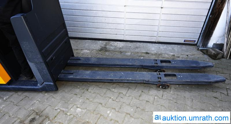 Kommissionierer Jungheinrich ECE 225 mit 72 Betriebsstunden Hubwagen Ameise Elektrohubwagen - Plukketruck: bilde 5 Kommissionierer Jungheinrich ECE 225 mit 72 Betriebsstunden Hubwagen Ameise Elektrohubwagen - Plukketruck: bilde 5