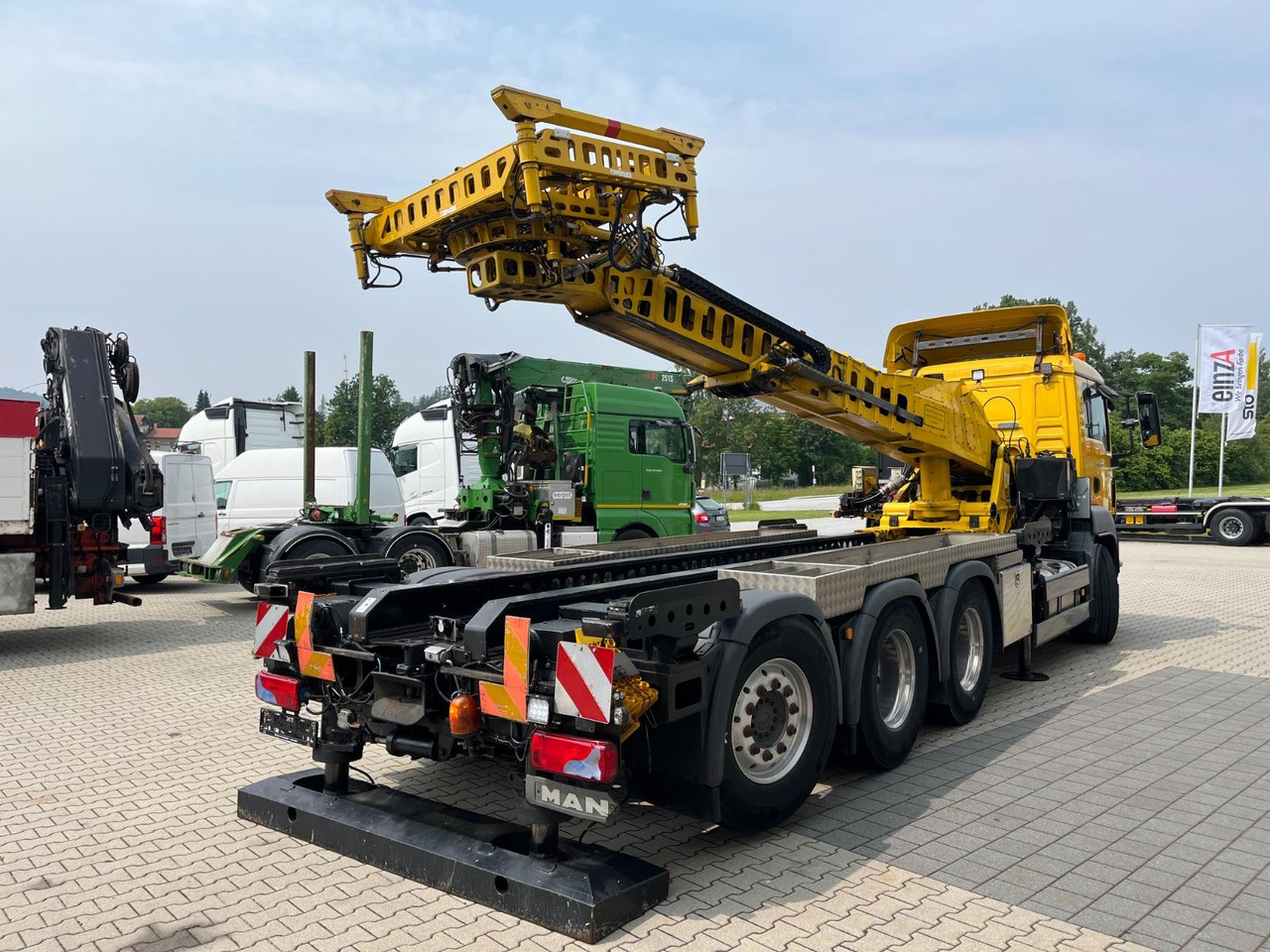 MAN TGS 35.480 8x4-4BL Deuringer Garagentransporter - Kranbil: bilde 5 MAN TGS 35.480 8x4-4BL Deuringer Garagentransporter - Kranbil: bilde 5