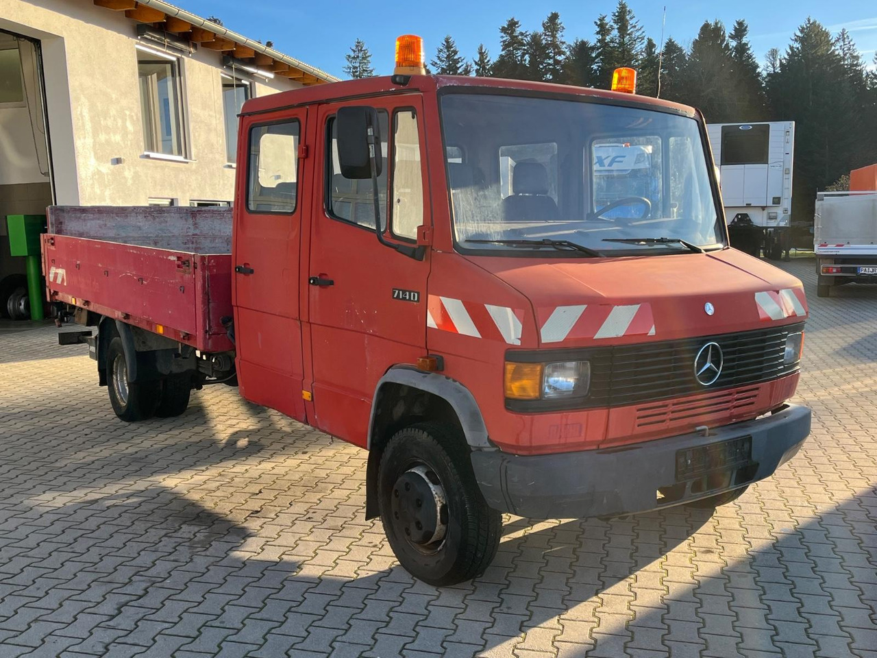 Mercedes-Benz 714D Doka Pritsche - Varebil med plan, Varebil med dobbelt førerhus: bilde 2 Mercedes-Benz 714D Doka Pritsche - Varebil med plan, Varebil med dobbelt førerhus: bilde 2