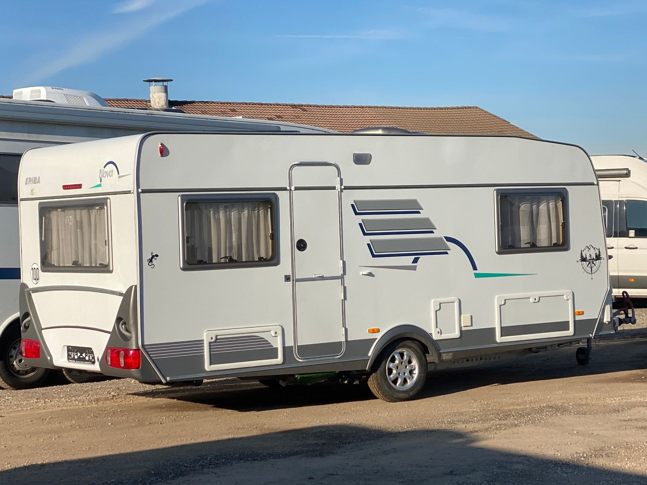 HYMER / ERIBA / HYMERCAR Nova 530 Swing mit Längsbetten und Moser, top Zu - Campingvogn: bilde 5 HYMER / ERIBA / HYMERCAR Nova 530 Swing mit Längsbetten und Moser, top Zu - Campingvogn: bilde 5