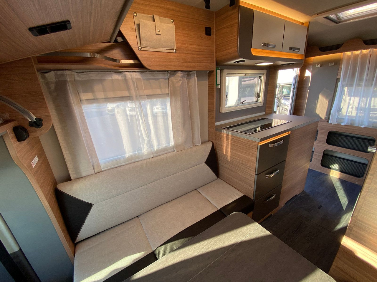 Halvintegrert bobil Weinsberg X-Cursion Van Edition 500 LT,  Automatik,AHK: bilde 15