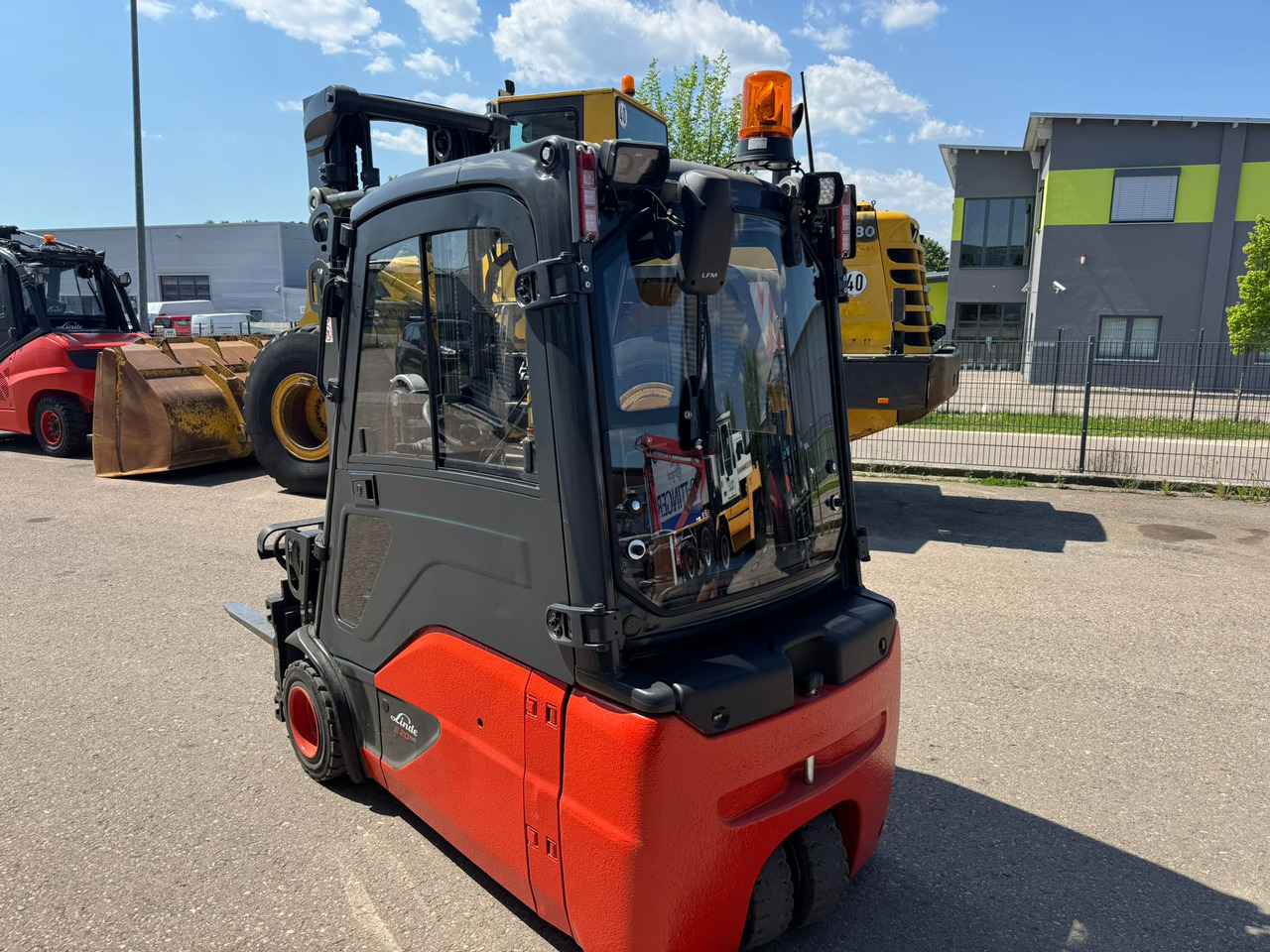 Linde E20L-02 Triplex Elektro Zinkenverstellgerät - El-truck: bilde 4 Linde E20L-02 Triplex Elektro Zinkenverstellgerät - El-truck: bilde 4