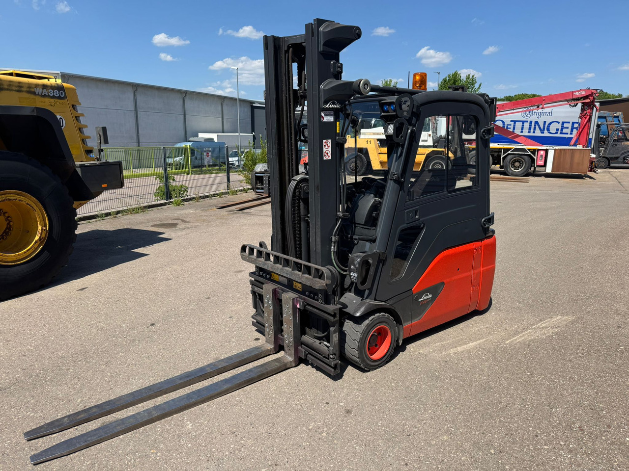 Linde E20L-02 Triplex Elektro Zinkenverstellgerät - El-truck: bilde 1 Linde E20L-02 Triplex Elektro Zinkenverstellgerät - El-truck: bilde 1