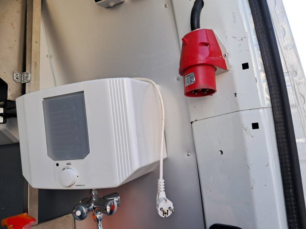 Matbil, Varebil Nissan NV 400 Food Truck Gilli/Katukeittiö auto: bilde 11