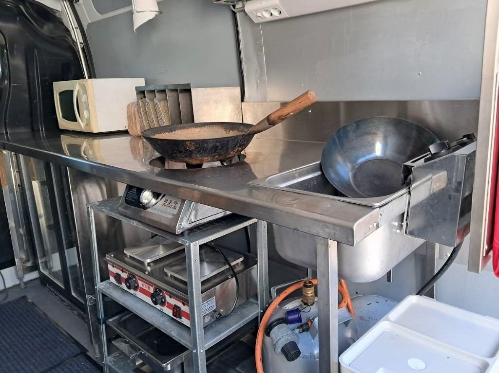 Matbil, Varebil Nissan NV 400 Food Truck Gilli/Katukeittiö auto: bilde 13