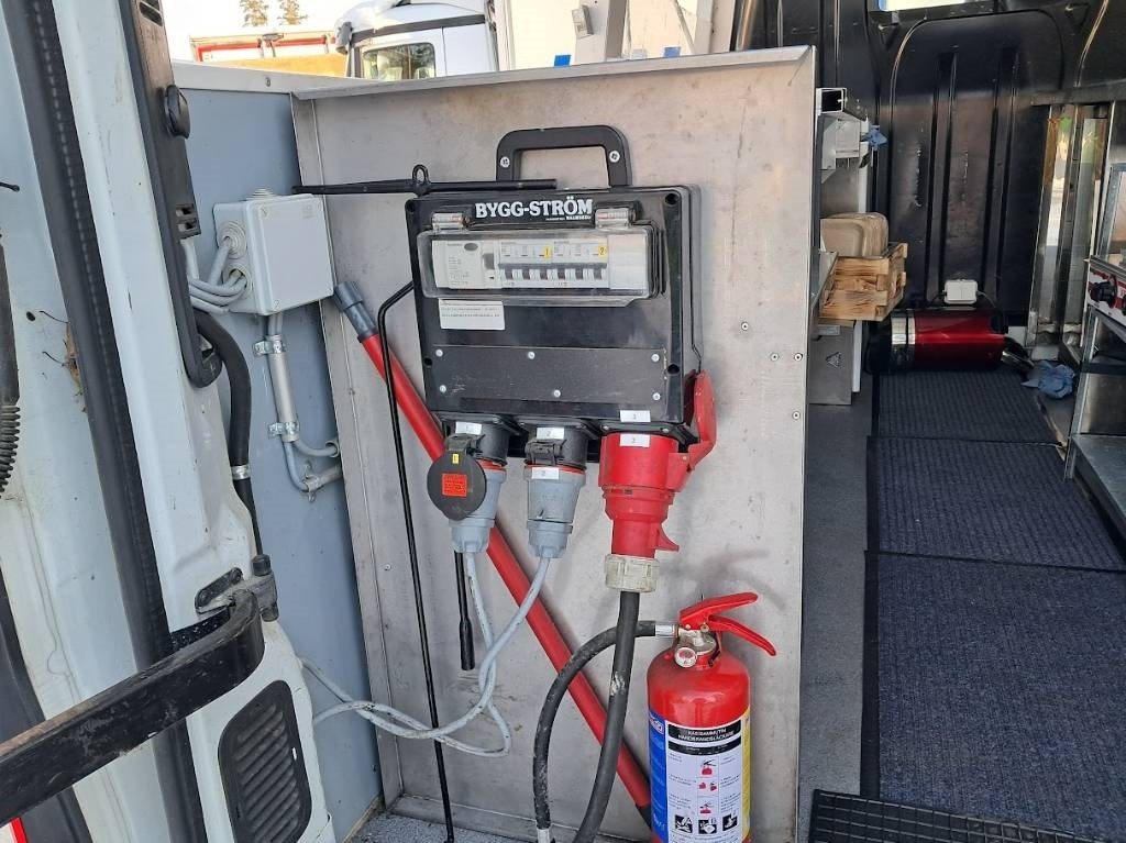 Matbil, Varebil Nissan NV 400 Food Truck Gilli/Katukeittiö auto: bilde 7