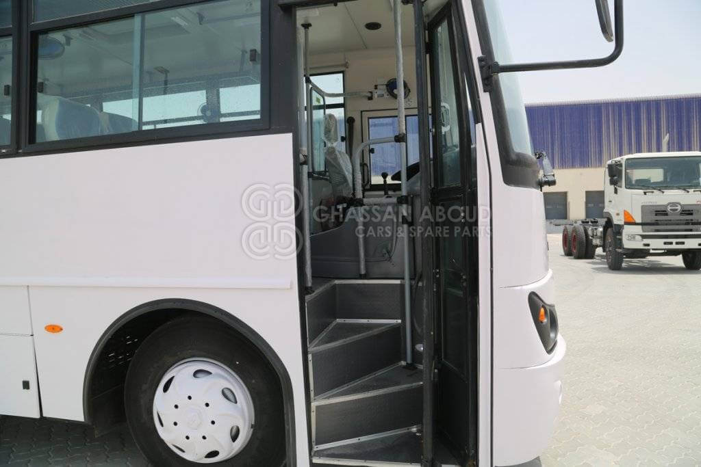 Buss TATA LPO 1618 NON A/C 62 Seater Bus MY23: bilde 8