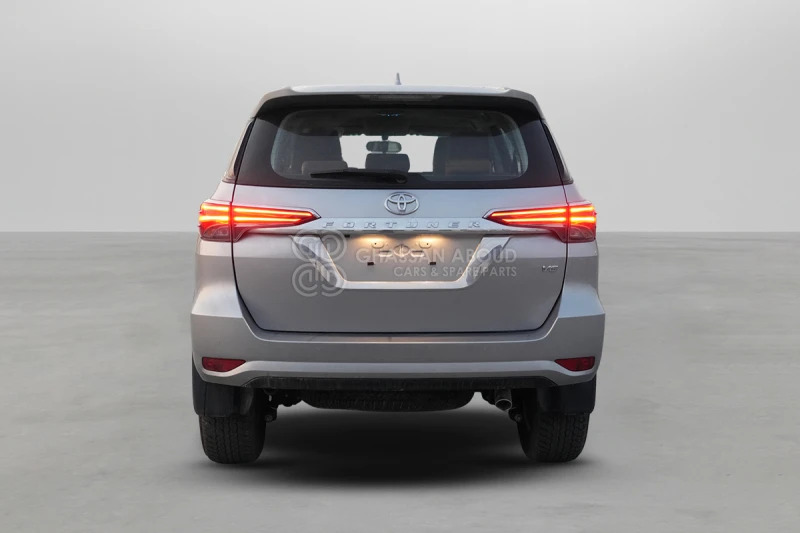 Toyota Fortuner 4x4 - SUV: bilde 5 Toyota Fortuner 4x4 - SUV: bilde 5